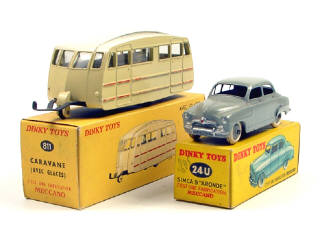 Lot 556 - DINKY TOYS (FRANCE) (2)