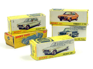 Lot 532 - DINKY TOYS (5)