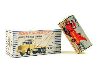 Lot 530 - DINKY TOYS FRANCE (2)