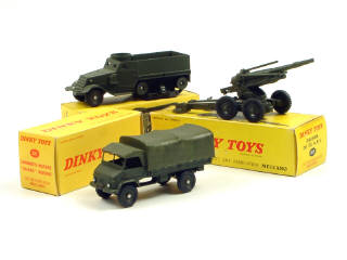 Lot 583 - DINKY TOYS (FRANCE) (3)