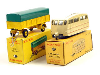 Lot 569 - DINKY TOYS FRANCE (2)