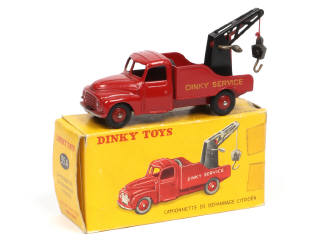 Lot 237 - DINKY TOYS (FRANCE) (1)