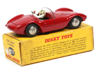 Lot 211 - DINKY TOYS (FRANCE) (1)
