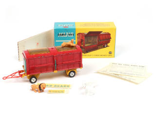 Lot 132 - CORGI TOYS (GB) (1)