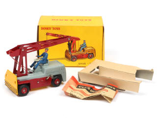 Lot 242 - DINKY TOYS (FRANCE) (1)