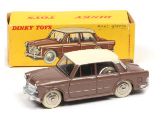 Lot 247 - DINKY TOYS (FRANCE) (1)