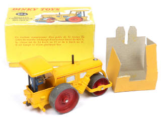 Lot 245 - DINKY TOYS (FRANCE) (1)