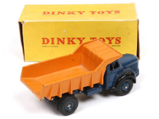 Lot 234 - DINKY TOYS (FRANCE) (1)