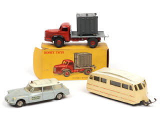 Lot 298 - DINKY TOYS (FRANCE) (3)