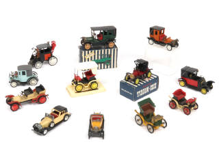 Lot 62 - DIVERS (12)