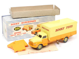 Lot 256 - DINKY TOYS (GB) (1)