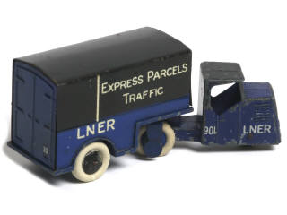 Lot 186 - DINKY TOYS (GB) (1)