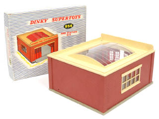 Lot 260 - DINKY TOYS (GB) (1)