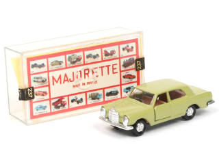 Lot 84 - MAJORETTE (FRANCE) (1)