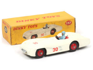 Lot 217 - DINKY TOYS (GB) (1)