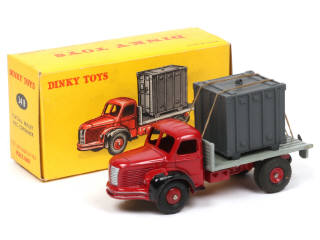 Lot 295 - DINKY TOYS (FRANCE) (1)