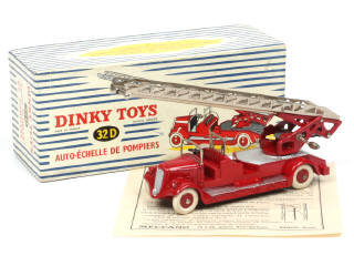Lot 291 - DINKY TOYS (FRANCE) (1)