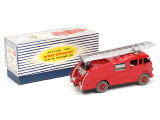 Lot 261 - DINKY TOYS (GB) (1)