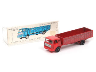 Lot 61 - MAJORETTE (FRANCE) (1)