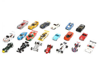 Lot 83 - DIVERS (20)