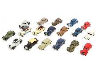 Lot 67 - DIVERS (18)