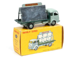 Lot 183 - DINKY TOYS (FRANCE) (1)