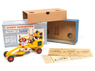 Lot 202 - DINKY TOYS (FRANCE) (1)