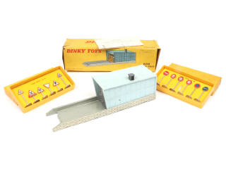 Lot 219 - DINKY TOYS (FRANCE) (3)
