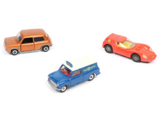 Lot 307 - DINKY TOYS (GB) (3)