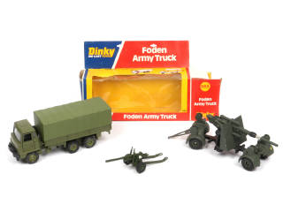 Lot 312 - DINKY TOYS (GB) (3)