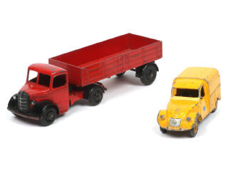Lot 200 - DINKY TOYS (FRANCE) (2)