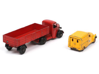 Lot 200 - DINKY TOYS (FRANCE) (2)