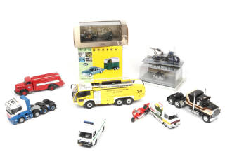 Lot 174 - DIVERS (11)