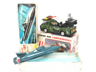 Lot 75 - DIVERS (2)