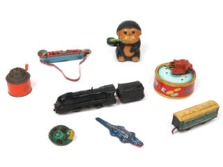 Lot 82 - DIVERS (9)