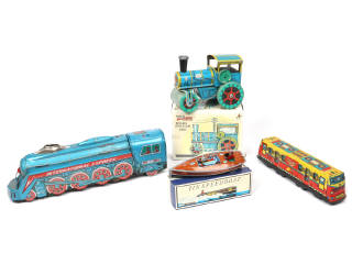 Lot 79 - DIVERS (4)