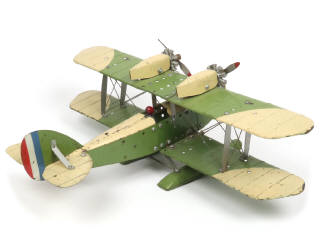 Lot 197 - MECCANO (1)