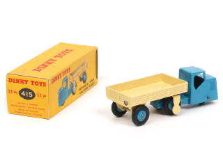 Lot 685 - DINKY TOYS (GB) (1)