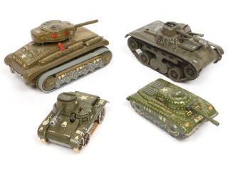 Lot 313 - DIVERS (4)