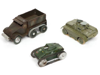 Lot 310 - DIVERS (3)