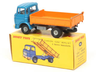 Lot 640 - DINKY TOYS (FRANCE) (1)