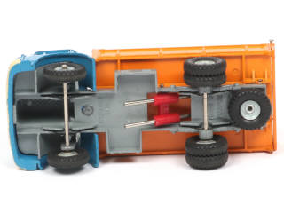 Lot 640 - DINKY TOYS (FRANCE) (1)