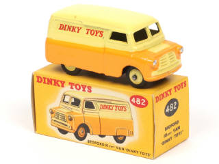 Lot 687 - DINKY TOYS (GB) (1)