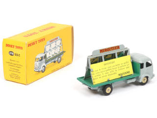 Lot 638 - DINKY TOYS (FRANCE) (1)