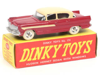 Lot 663 - DINKY TOYS (GB) (1)