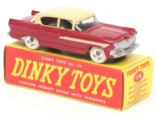 Lot 663 - DINKY TOYS (GB) (1)