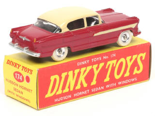 Lot 663 - DINKY TOYS (GB) (1)