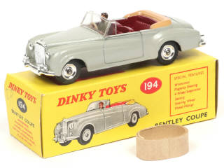 Lot 672 - DINKY TOYS (GB) (1)