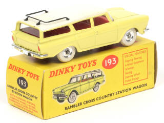 Lot 671 - DINKY TOYS (GB) (1)