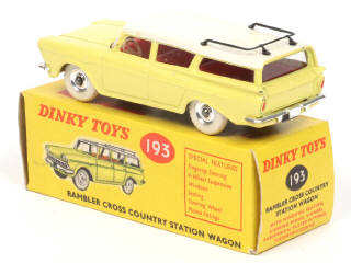 Lot 671 - DINKY TOYS (GB) (1)